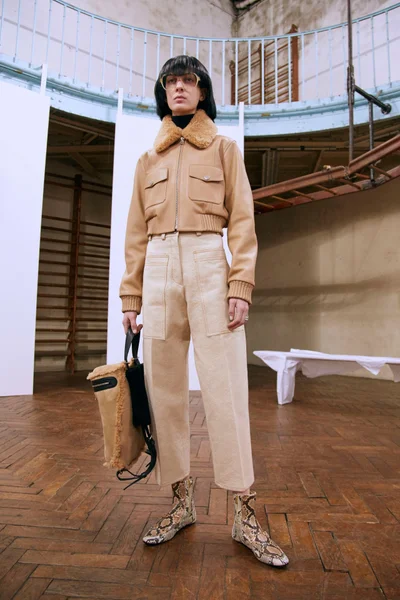 Look 4